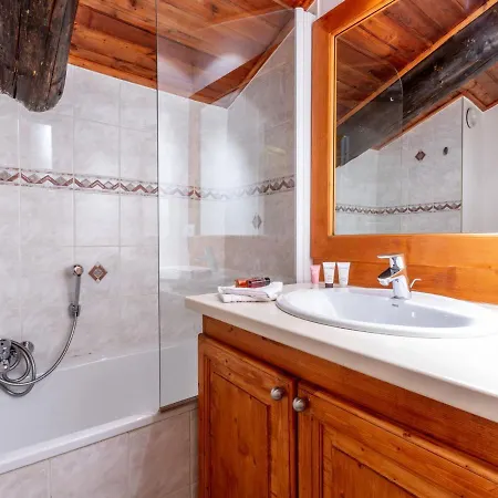 Appartement Duplex Pres Du Centre Et Des Pistes, Avec Balcon Sud, Parking Et Wifi Inclus - Fr-1-694-39 *